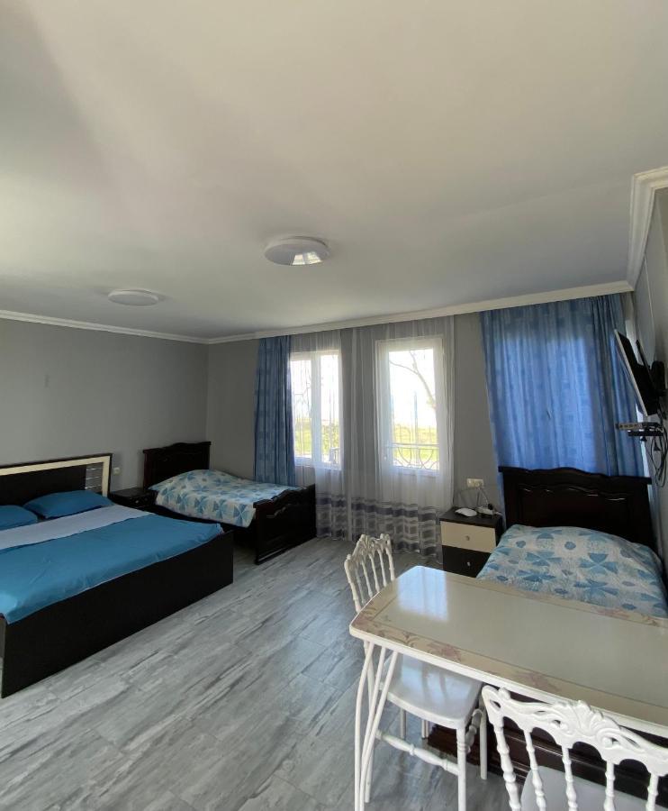House On Moryakov 55 Aparthotel Chakvi Room photo